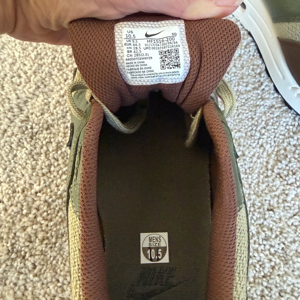 Nike Air Max Men's Sneakers - Picture 3 of 4